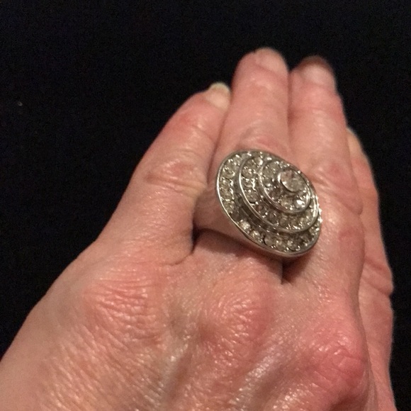 Round Rhinestone dinner ring. - Picture 2 of 4